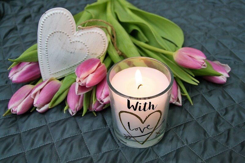 rose scented candle