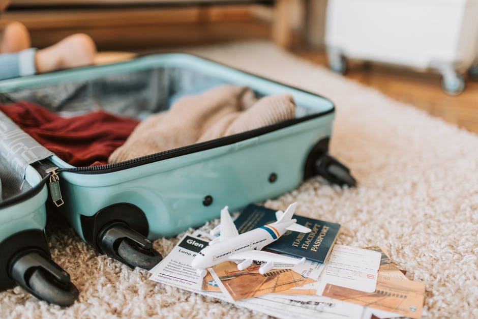 packing travel luggage