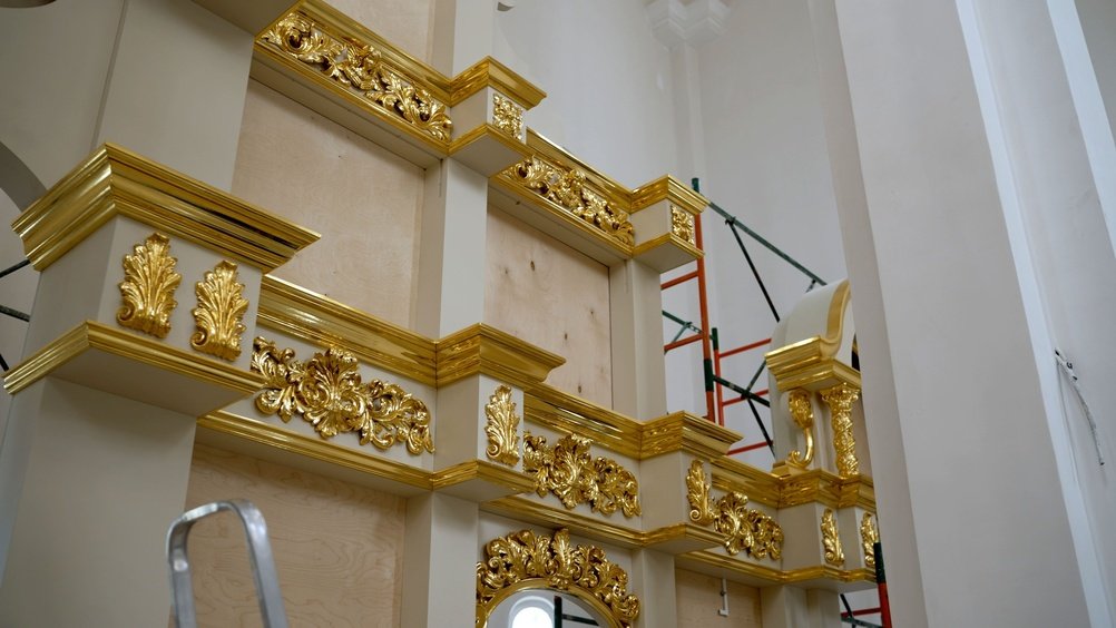 gold leaf restoration